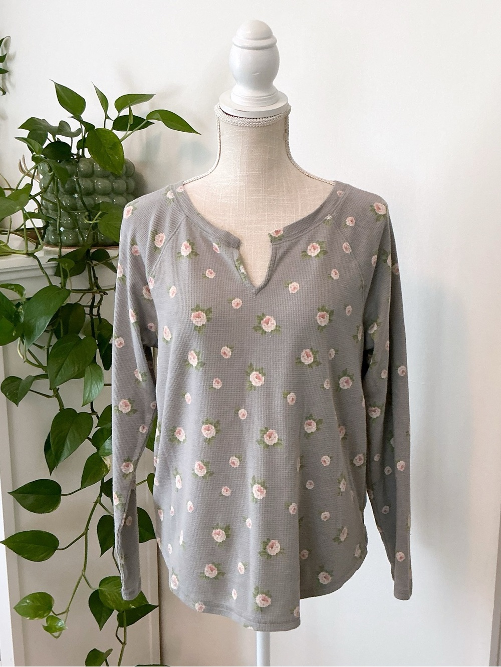 Lucky Brand | Gray Floral Thermal Long Sleeve size Medium